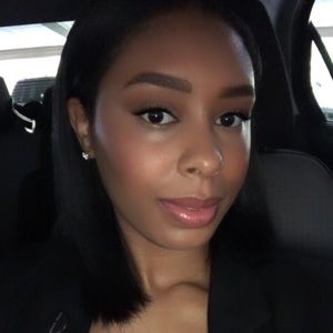 Meet your Posher, Ambri